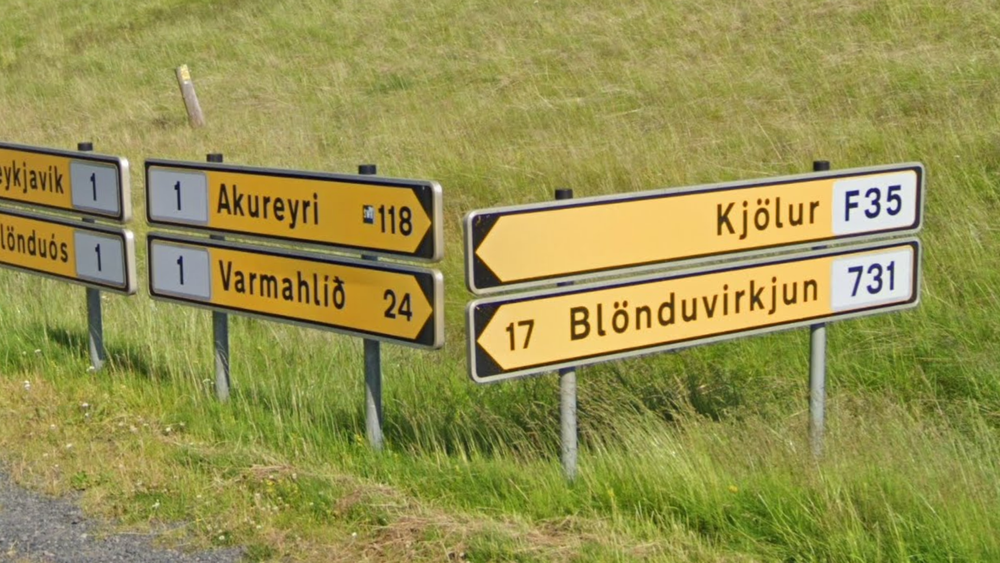 iceland-Direction Sign-1