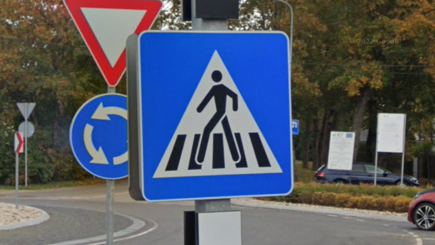 latvia-Pedestrian Sign-1