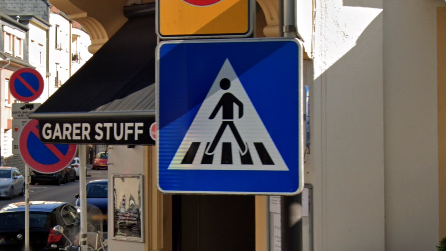 luxembourg-Pedestrian Sign-1