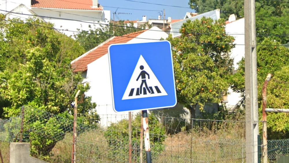 portugal-Pedestrian Sign-1