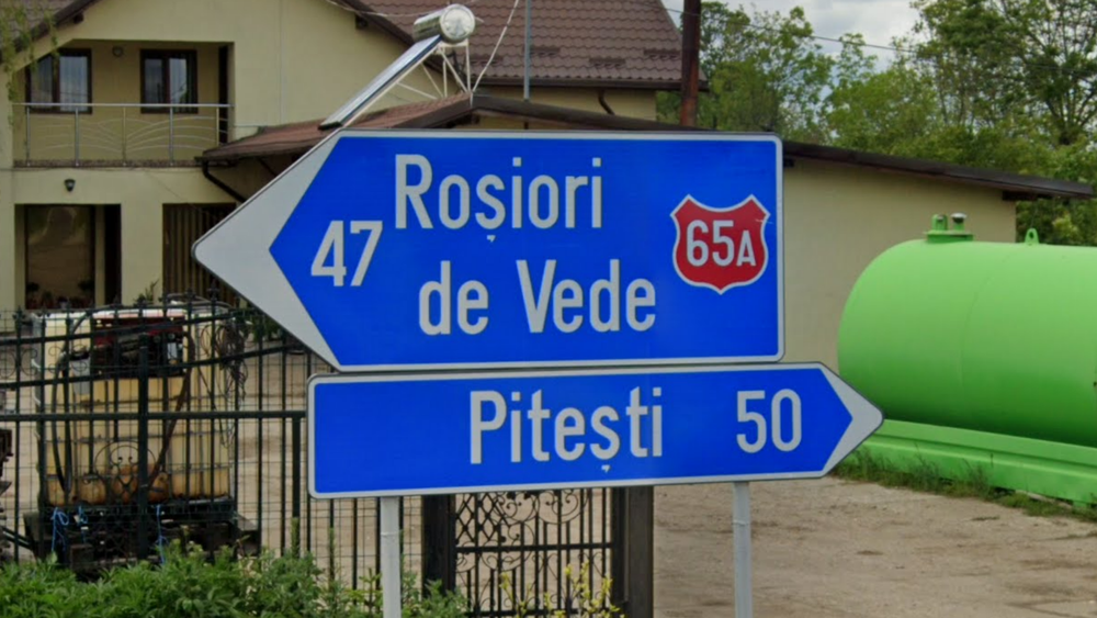 romania-Direction Sign-1