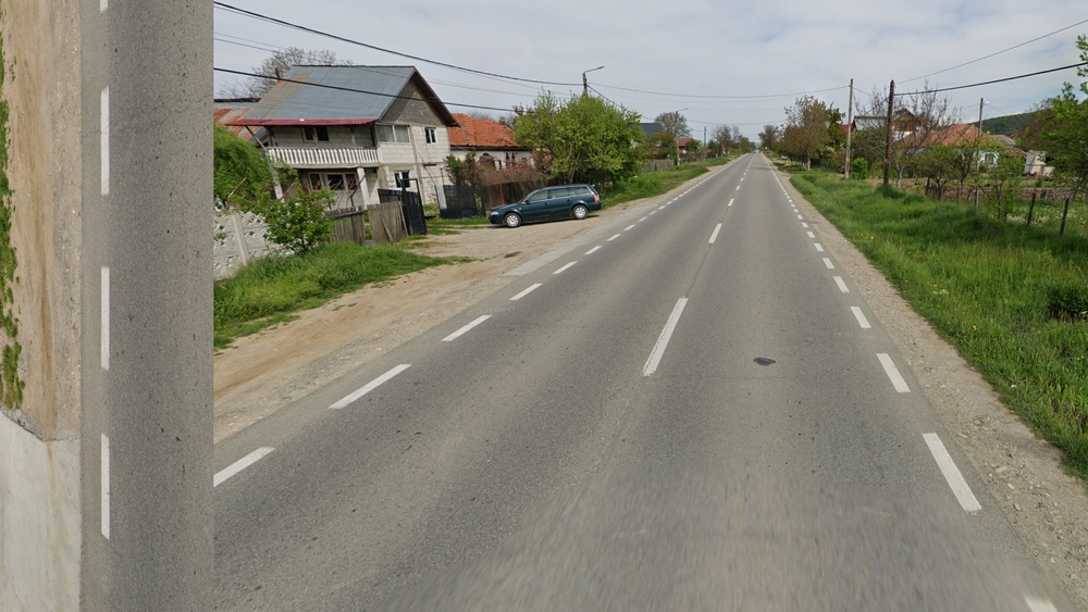 romania-Road Lines-1