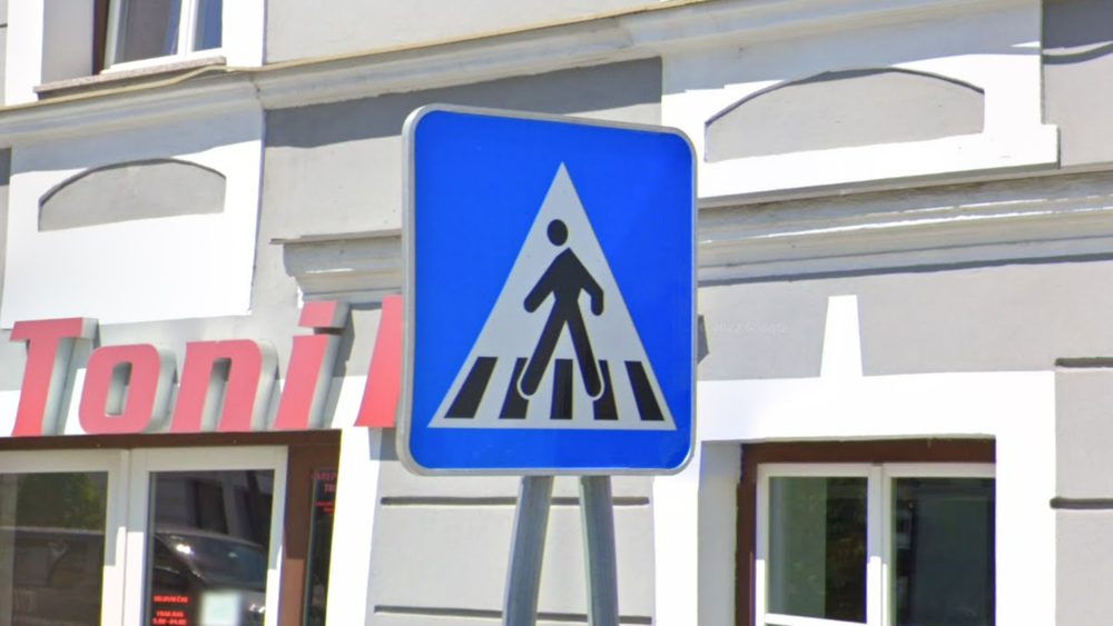 slovenia-Pedestrian Sign-1